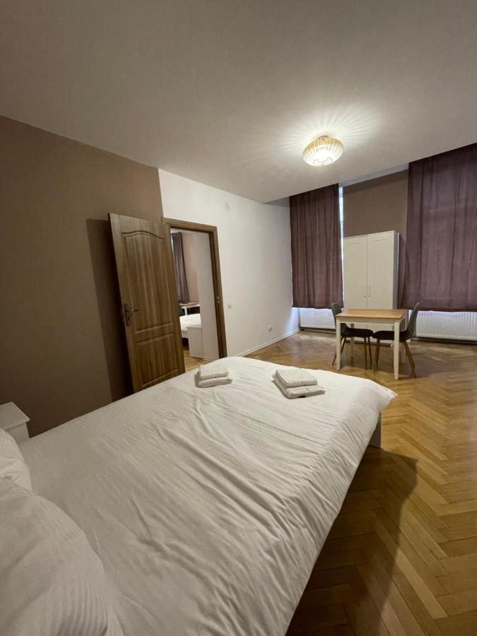 Schei Central Studios In The Heart Of Braşov Eksteriør bilde